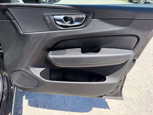 Used 2018 Volvo XC60 T5 Momentum AWD/4WD image 20