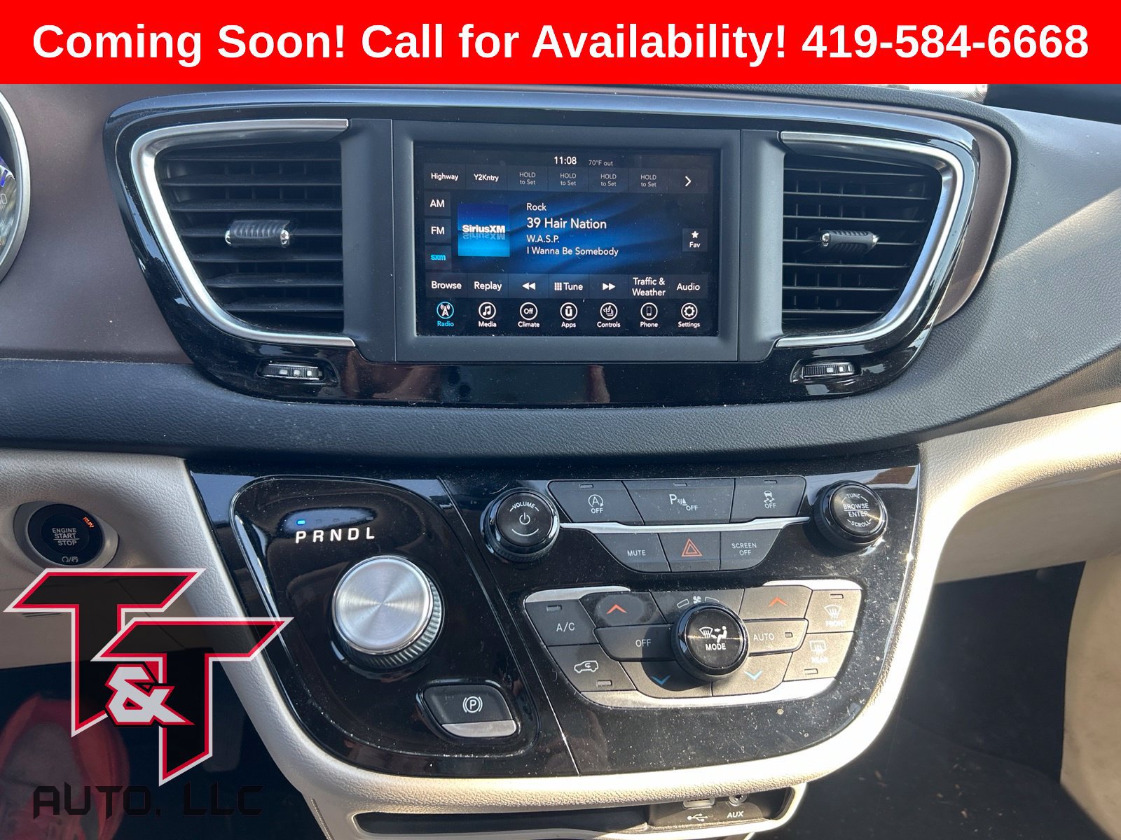 Used 2018 Chrysler Pacifica Touring-L FWD image 12