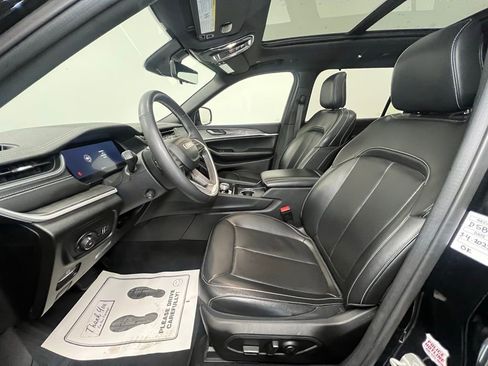 Used 2024 Jeep Grand Cherokee L Limited w/ Luxury Tech Group II image 4