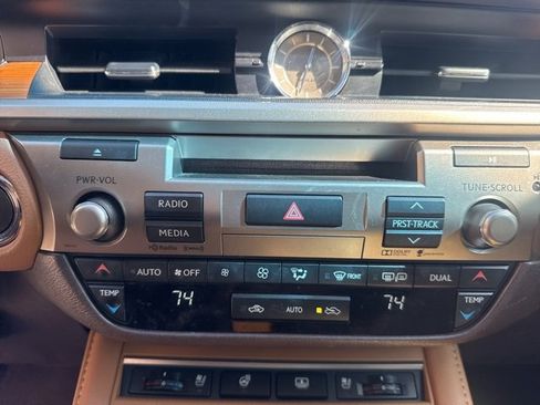 Used 2016 Lexus ES 350 w/ Luxury Package w/Wood Trim image 25