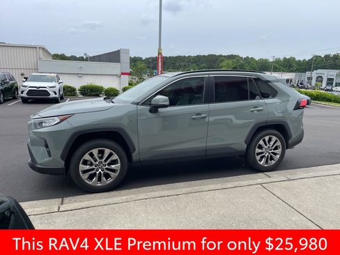 Used 2021 Toyota RAV4 XLE Premium FWD image 19