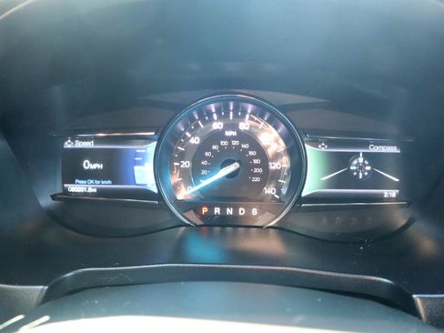 Used 2018 Ford Explorer XLT w/ Equipment Group 202A FWD image 24