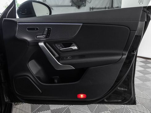 Used 2025 Mercedes-Benz CLA 250 4MATIC image 41