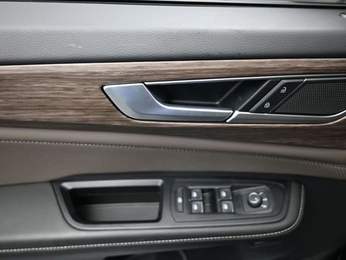 Used 2025 Volkswagen Atlas SEL image 21