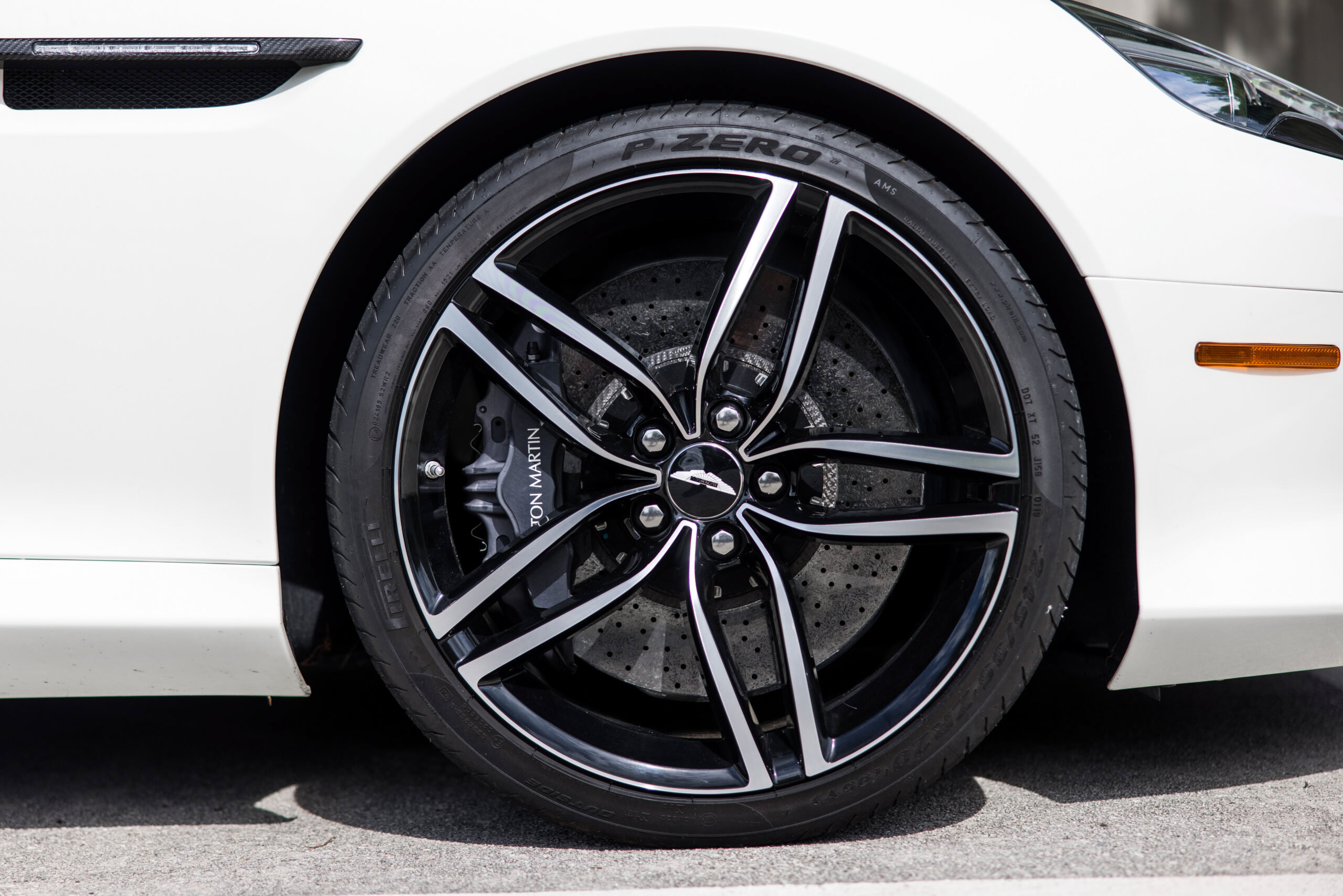 Used 2016 Aston Martin DB9 GT RWD image 15