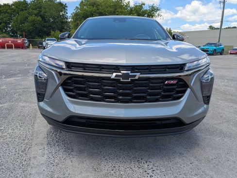 New 2026 Chevrolet Trax RS w/ Sunroof Package FWD image 9