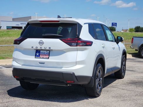 New 2026 Nissan Rogue SV FWD image 3