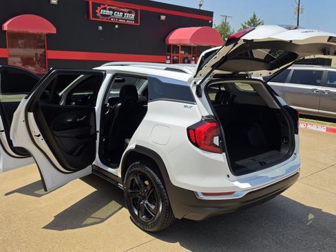 Used 2020 GMC Terrain SLT FWD image 19