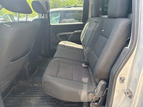 Used 2015 Nissan Titan SV w/ SV Value Truck Package AWD/4WD image 6
