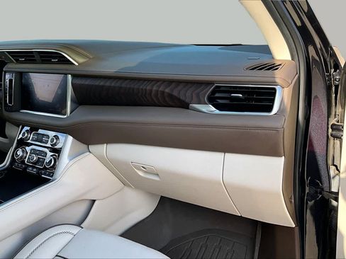 Used 2023 GMC Yukon Denali w/ Denali Reserve Package AWD/4WD image 18