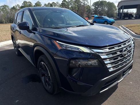 Used 2024 Nissan Rogue SV image 12