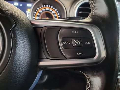 Used 2020 Jeep Gladiator Overland w/ LED Lighting Group AWD/4WD image 25
