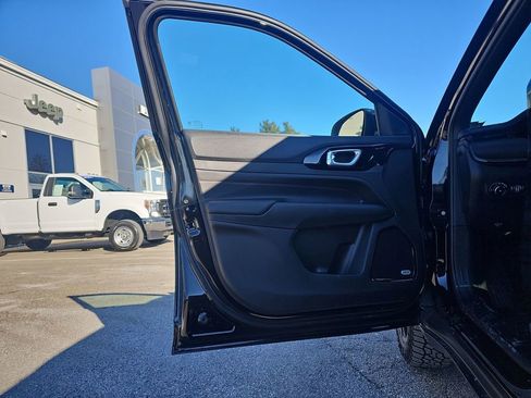 New 2026 Jeep Compass Trailhawk w/ Sun, Sound & Navigation Group image 11