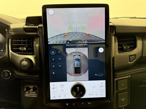 Used 2023 Ford F150 Lightning Platinum image 26