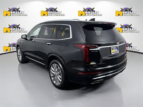 Used 2023 Cadillac XT6 Premium Luxury image 7