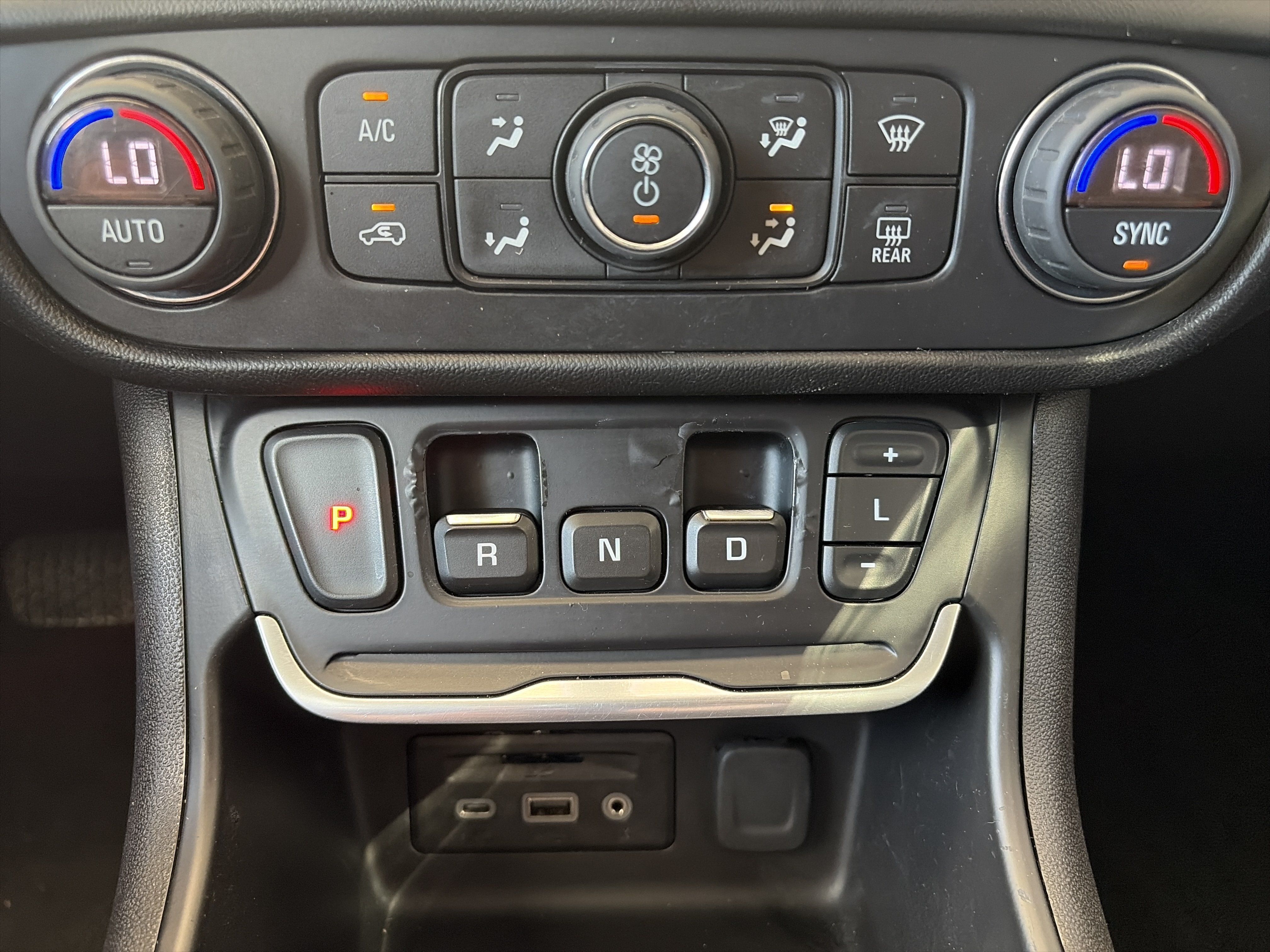 Used 2019 GMC Terrain SLT w/ Preferred Package AWD/4WD image 26