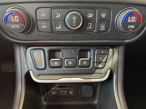 Used 2019 GMC Terrain SLT w/ Preferred Package AWD/4WD image 26