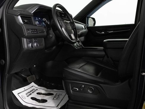 Used 2023 GMC Yukon XL Denali AWD/4WD image 16