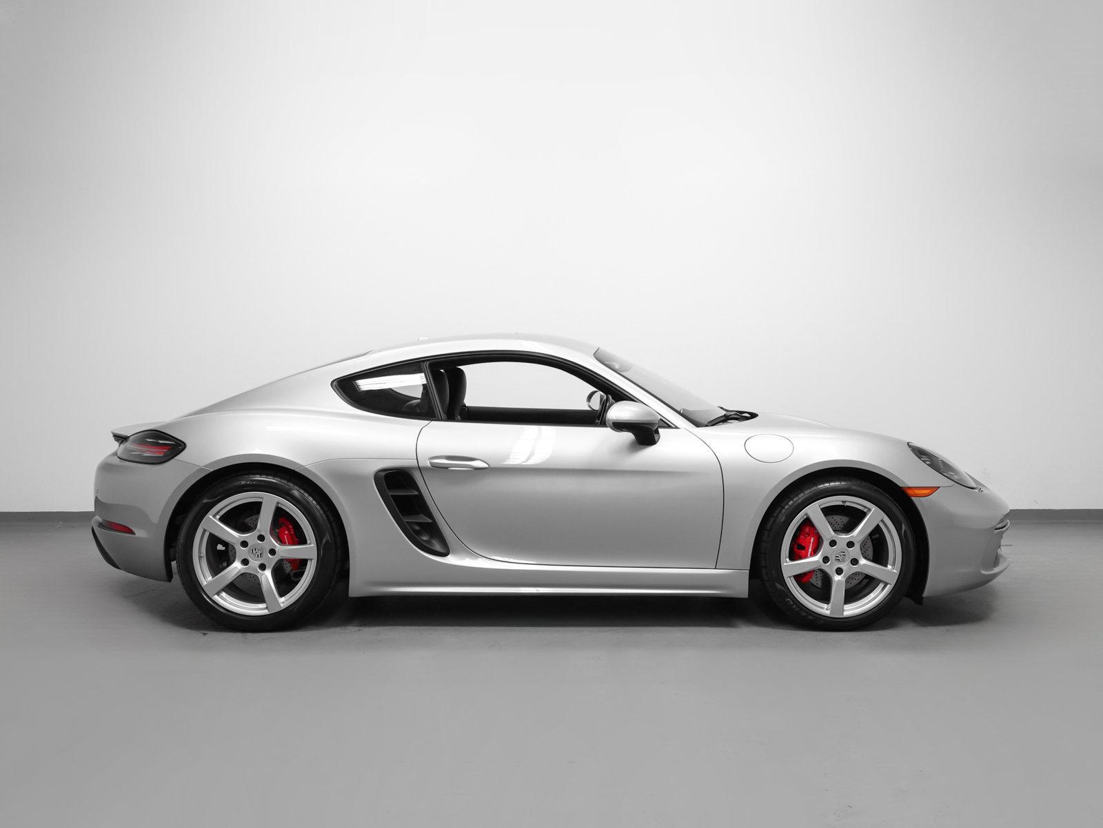 Certified 2021 Porsche 718 Cayman S RWD image 13