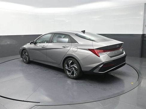 Used 2024 Hyundai Elantra Limited FWD image 6