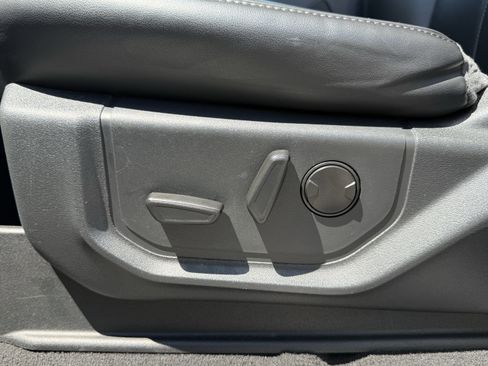 Used 2024 Ford Expedition XLT RWD image 27