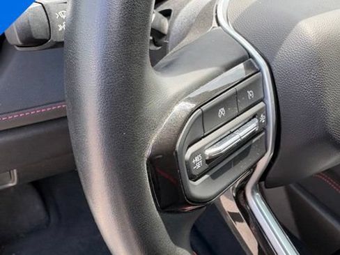 Used 2023 Chevrolet Colorado Z71 w/ Z71 Convenience Package 2 AWD/4WD image 15