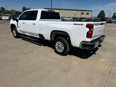 Used 2024 Chevrolet Silverado 2500 LT AWD/4WD image 30