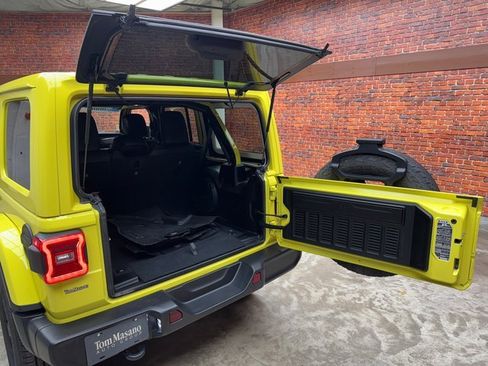 Used 2022 Jeep Wrangler Unlimited Sahara image 26