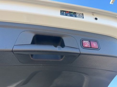 Used 2023 Mercedes-Benz GLE 350 4MATIC image 47