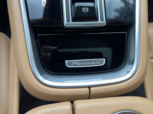 Used 2018 Porsche Panamera 4S image 44