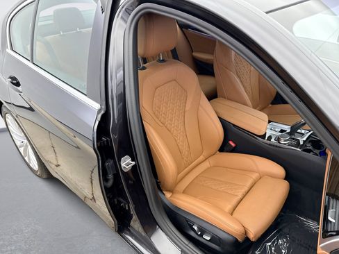 Used 2023 BMW 530i xDrive w/ Premium Package image 16