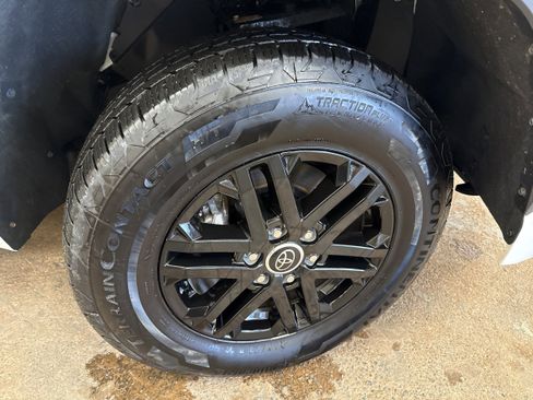 Used 2022 Toyota Tundra SR5 image 12