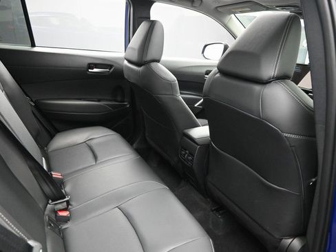 Used 2025 Toyota Corolla Cross XLE w/ Convenience Package image 31