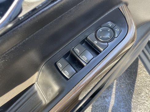 Used 2023 GMC Acadia SLE w/ Driver Convenience Package image 20