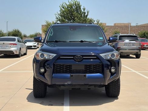 Used 2022 Toyota 4Runner SR5 Premium w/ Moonroof Package RWD image 2
