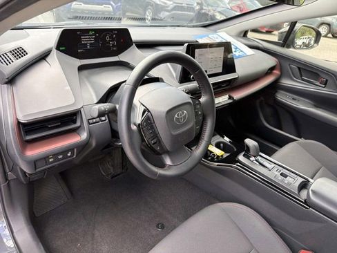 Used 2024 Toyota Prius Prime FWD image 11