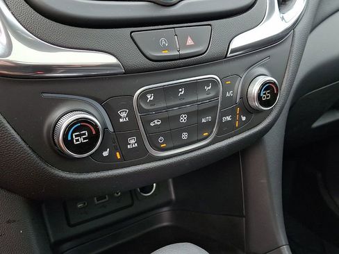 Used 2023 Chevrolet Equinox LT AWD/4WD image 16