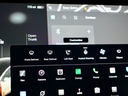 Used 2023 Tesla Model Y Long Range image 22