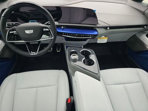New 2026 Cadillac Optiq Luxury 1 image 15