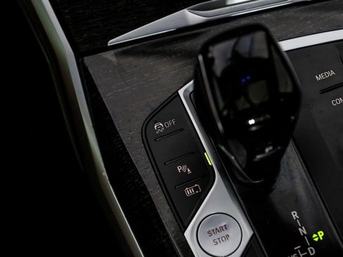 Used 2022 BMW 330e xDrive w/ Driving Assistance Package image 27