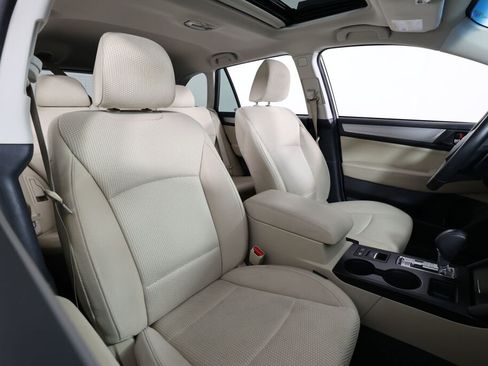 Used 2017 Subaru Outback 2.5i Premium image 25