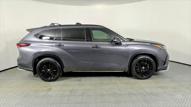 Used 2024 Toyota Highlander XSE FWD image 8