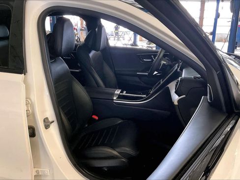 Used 2024 Mercedes-Benz C 300 Sedan image 9