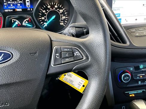 Used 2017 Ford Escape SE w/ Equipment Group 201A FWD image 24