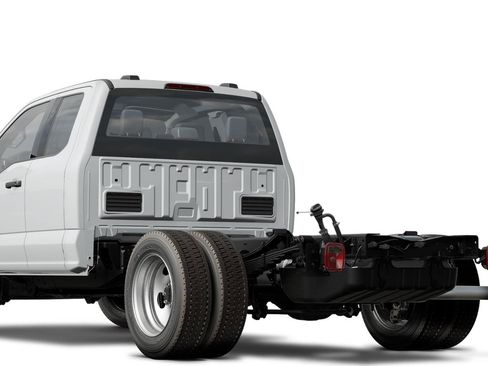 New 2024 Ford F550 4x4 SuperCab Super Duty image 2