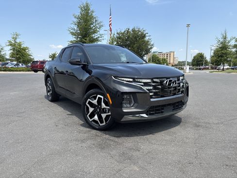 Used 2024 Hyundai Santa Cruz Limited AWD/4WD image 2