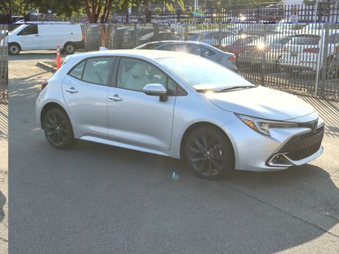 Used 2024 Toyota Corolla XSE FWD image 2