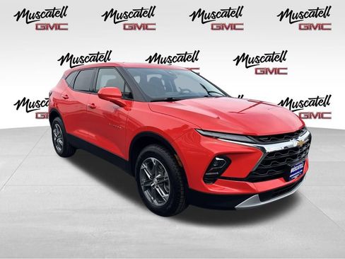 Used 2025 Chevrolet Blazer LT image 3