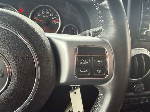 Used 2016 Jeep Wrangler Unlimited Rubicon image 28