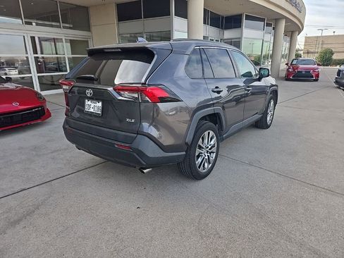Used 2019 Toyota RAV4 XLE Premium image 5